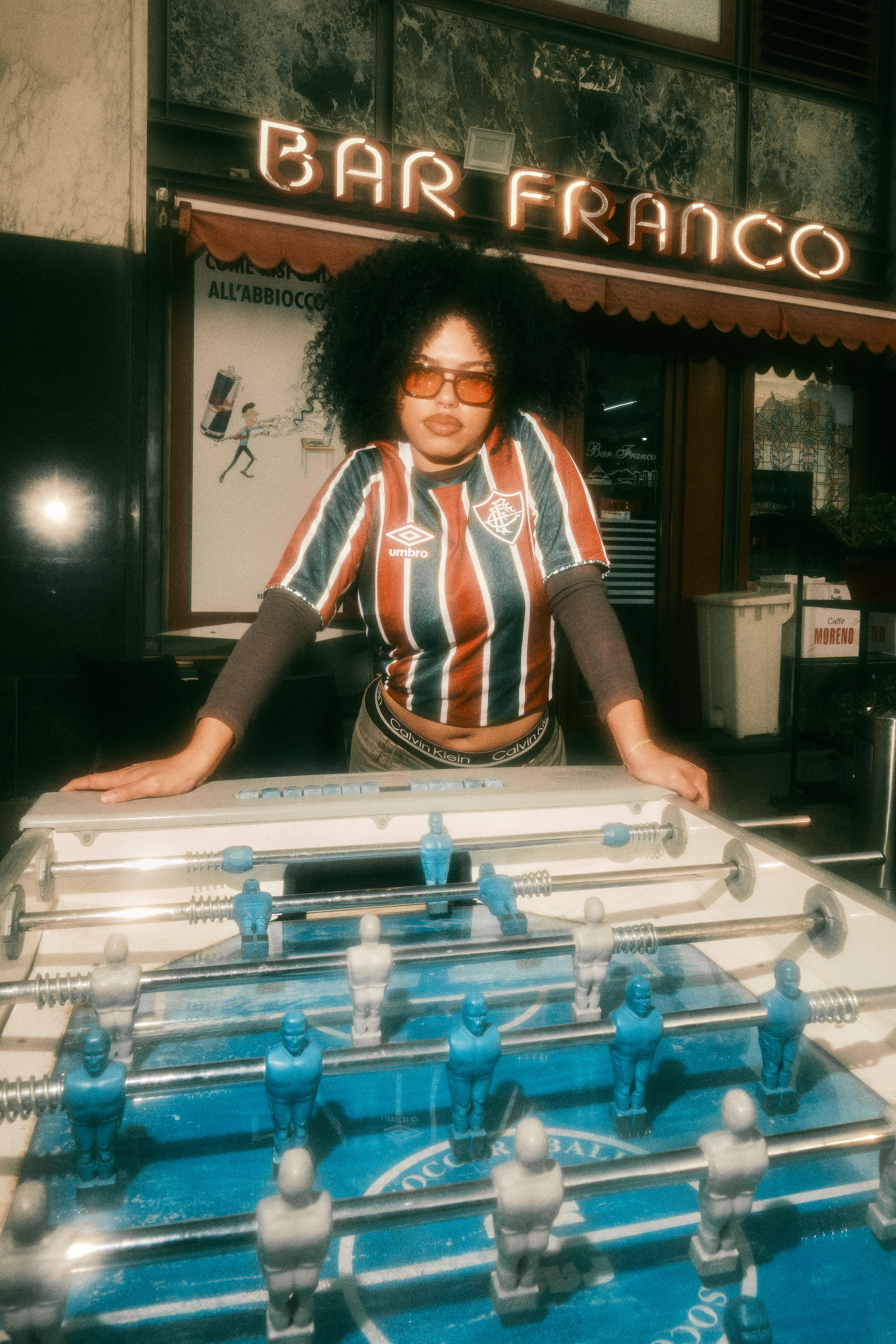 Überraschungspaket mit Fußball-Trikot – zufälliger Verein