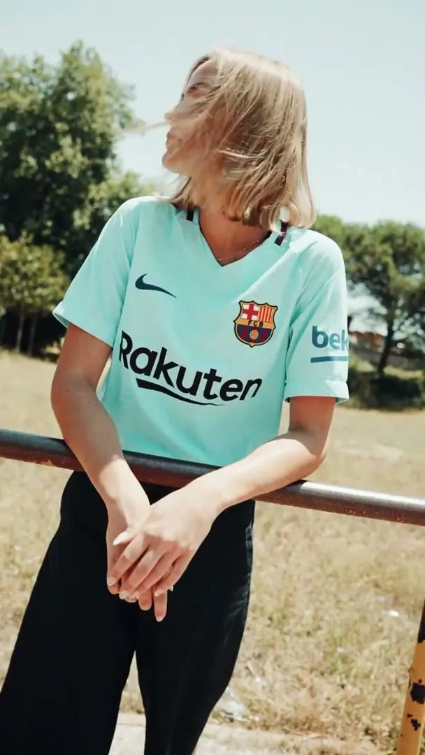 Fußballfan im Trikot aus dem MysteryPacks-Header-Video